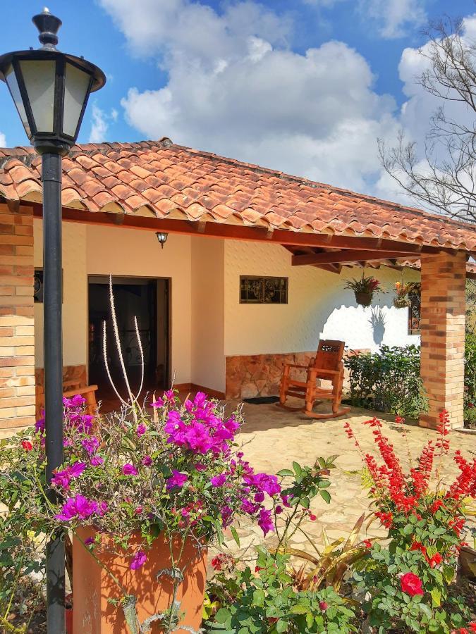 Casa Campestre Frente Acuarela -Mesa De Los Santos La Granja Exteriör bild